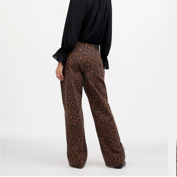 Low-Slung Baggy Jeans - Picture 4 of 6